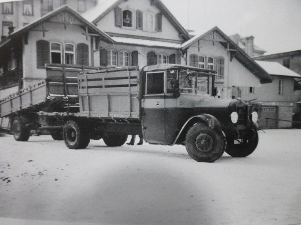 1933_0025_Saurer-5A_Kasernenplatz